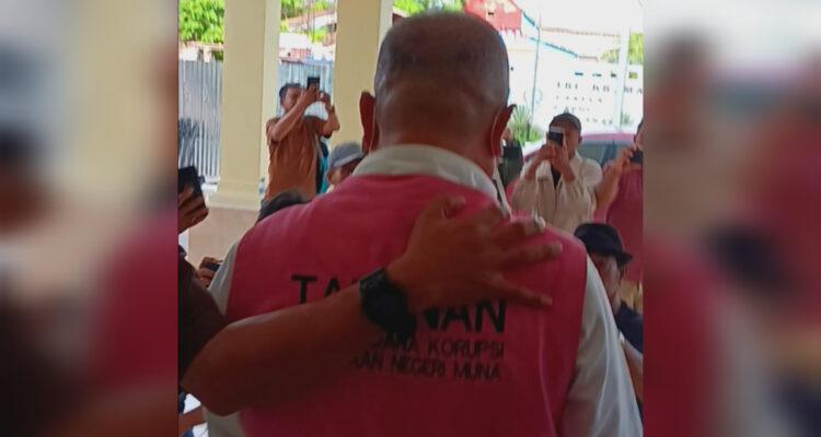 Mantan Sekda Mubar Ditahan Kejari Muna